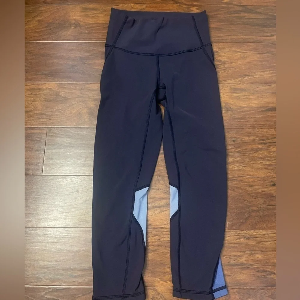 Lululemon Mix & Mesh Crop 21” Size 2